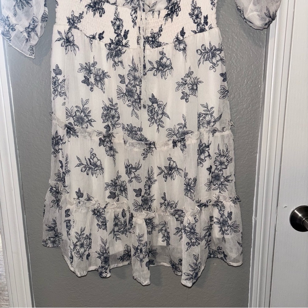 Blush White and Black Floral Dress - Picture 2 of 5